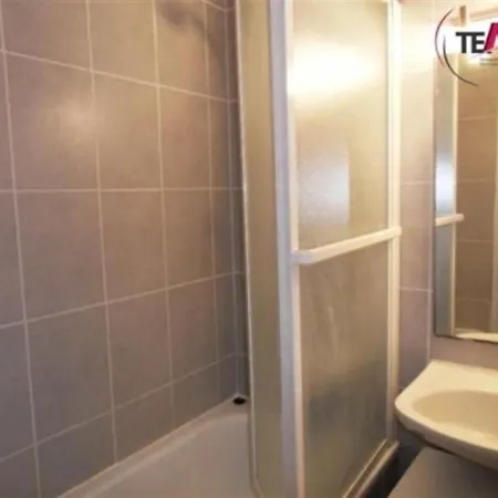 Studio 3 Personnes Studio Cabine Dans Avec Piscine. * Sète